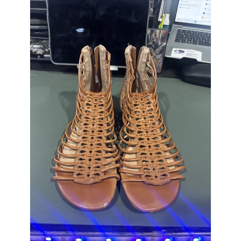 American Rag Women's, Brown gladiator Sandals, Size 6.5